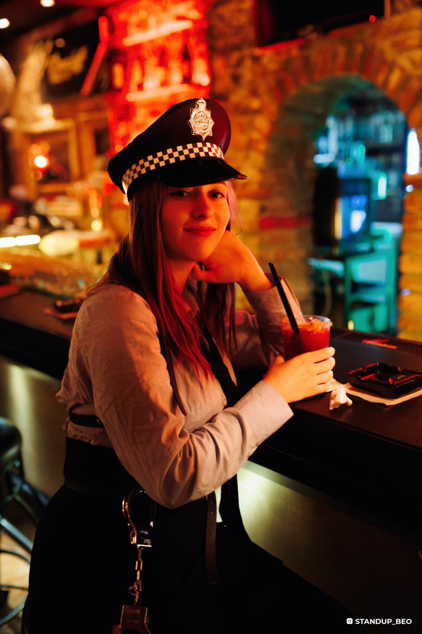 Поздравляем всех стендап-комикесс сообщества "Опять Эти" и всех наших зрительниц