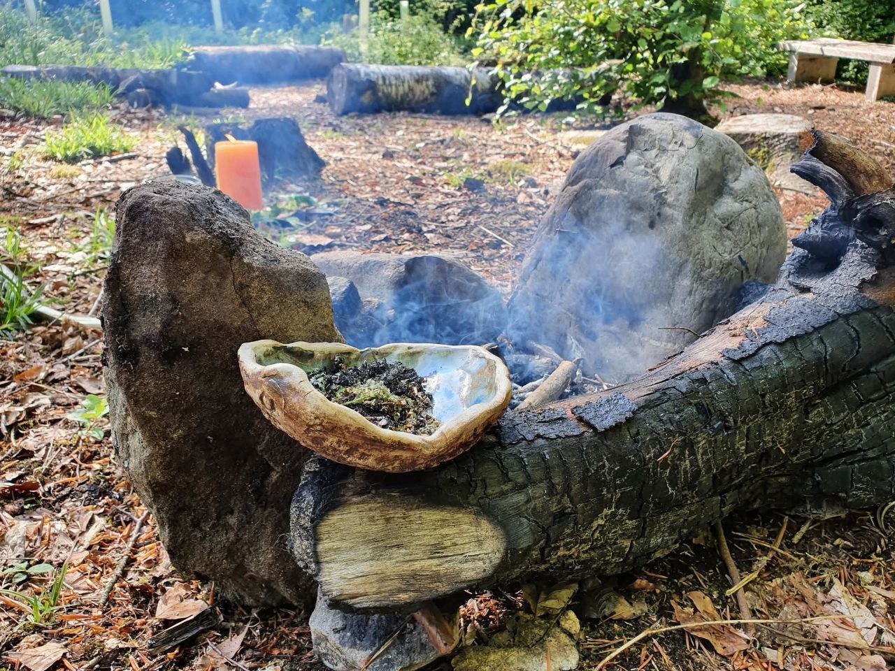 In der kraftvollen Atmosphäre der Emauskapelle Zufikon vermitteln wir dir die Gr